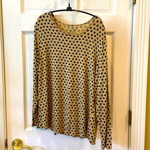 Chico’s Size 2, 12/14, Cool Touch Polka Dot Beige/Black Long Sleeve Tee.